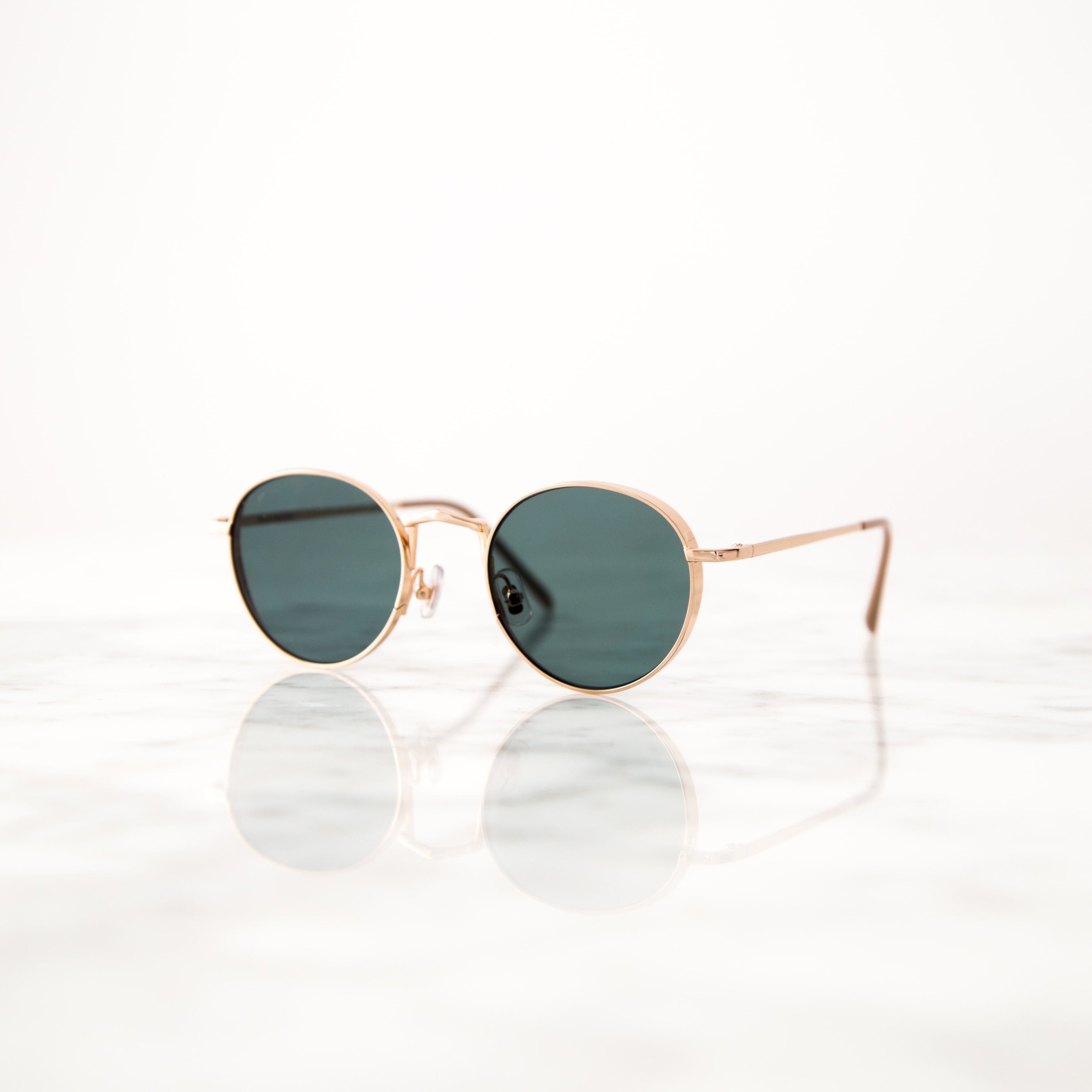 photo d'une paire de lunette de soleil